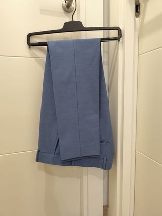 Traje azul hombre