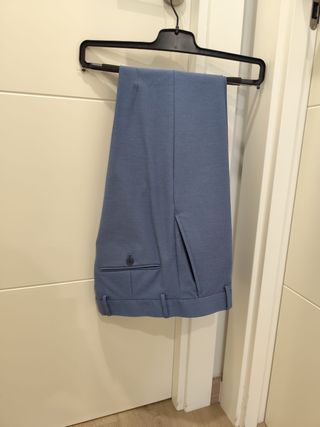 Traje azul hombre