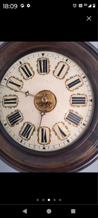 Reloj antiguo de pared - madera