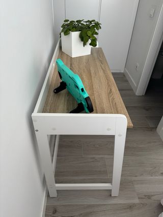 Escritorio infantil blanco y madera
