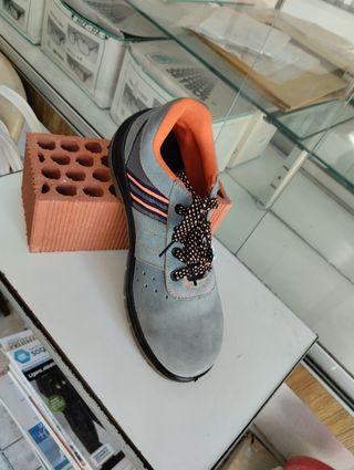 Zapatos Seguridad Gris.También para cocina.