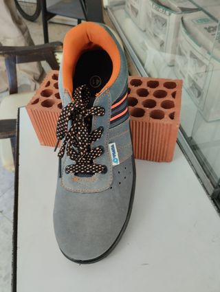 Zapatos Seguridad Gris.También para cocina.
