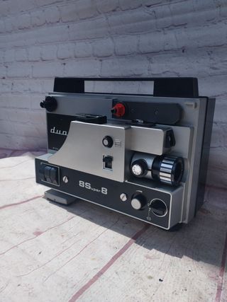 Antiguo proyector super 8