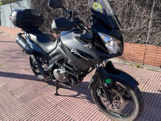 Suzuki V-Strom 650 - Moto