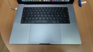 MacBook Pro 16" M1 - Gris Espacial