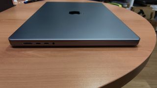 MacBook Pro 16" M1 - Gris Espacial
