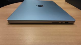 MacBook Pro 16" M1 - Gris Espacial