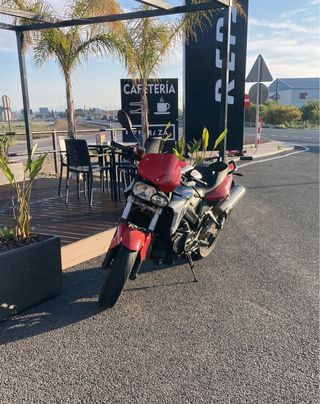 BMW F800R roja - Moto