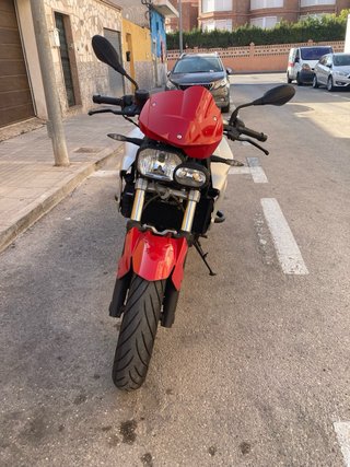 BMW F800R roja - Moto