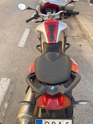 BMW F800R roja - Moto