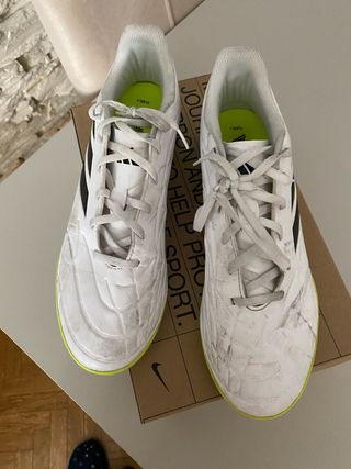 Adidas niño multitaco blancas