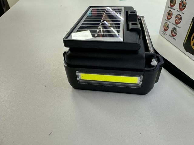 Radio solare RD-322BTS