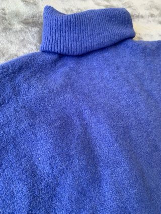 Suéter azul Zara oversize