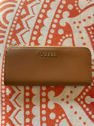 Monedero Guess marrón