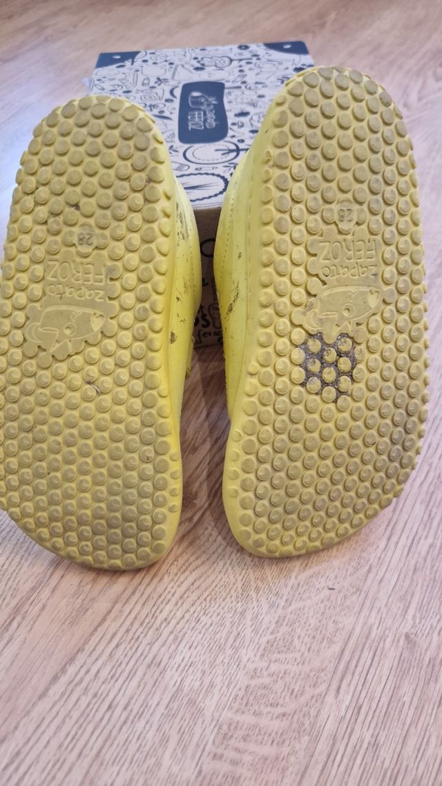 Zapatillas Feroz Moraira 28 amarillas