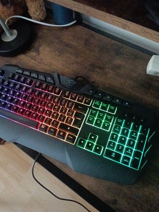 Teclado Trust GXT 833
