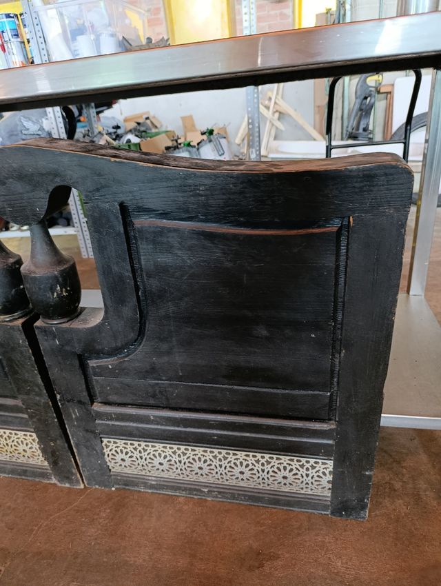 Laterales banco antiguas de madera.