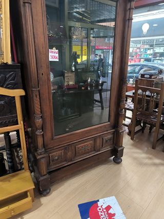 Vitrina antigua madera 500€