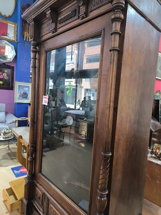 Vitrina antigua madera 500€