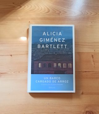 Un barco cargado de arroz (Novela negra)