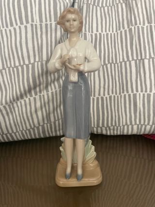 Figura cerámica Rex: Mujer con pájaro