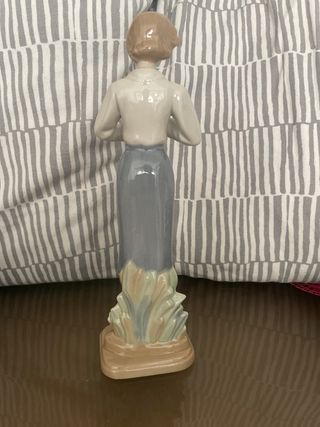 Figura cerámica Rex: Mujer con pájaro