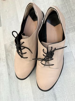Zapatos Stradivarius beige plataforma