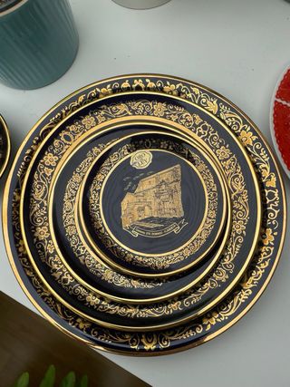 Juego 8 platos porcelana azul y dorado