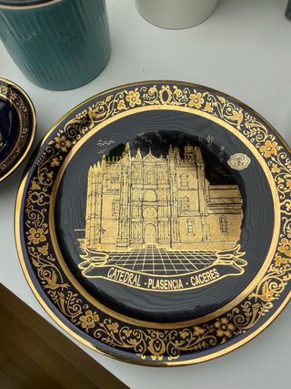 Juego 8 platos porcelana azul y dorado