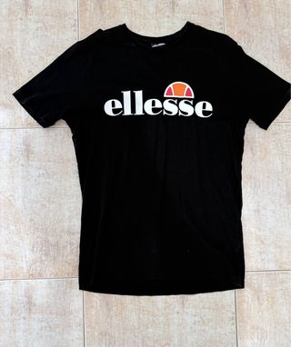 Camiseta ellesse negra