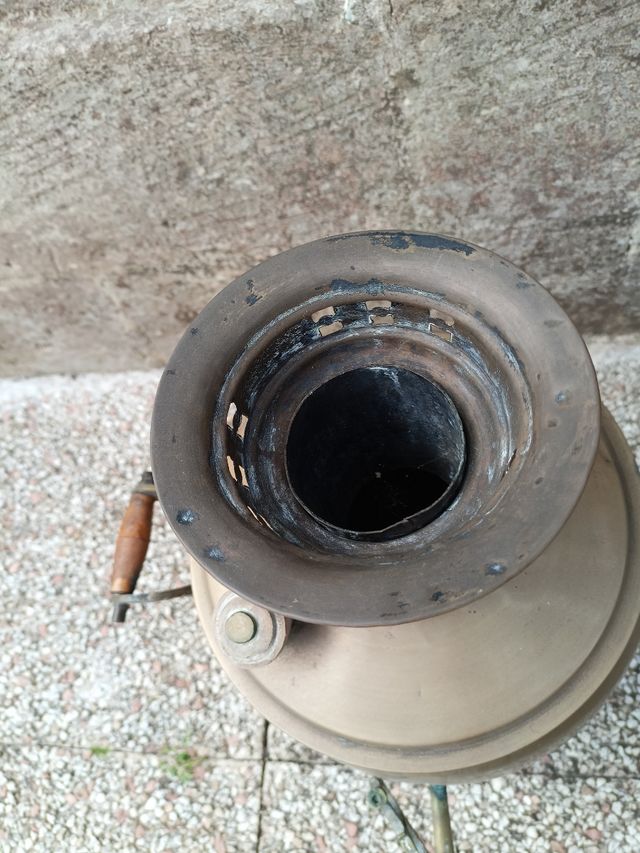 Samovar antico in ottone