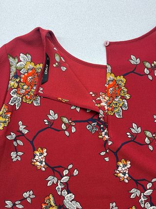 Vestito estivo fantasia floreale rosso ONLY