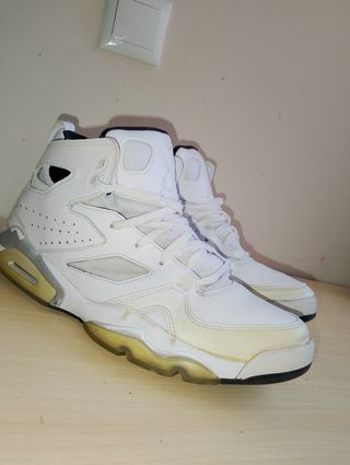 Zapatillas Jordan Flight Club 91 Blancas de segunda mano por 40 EUR en  Madrid en WALLAPOP