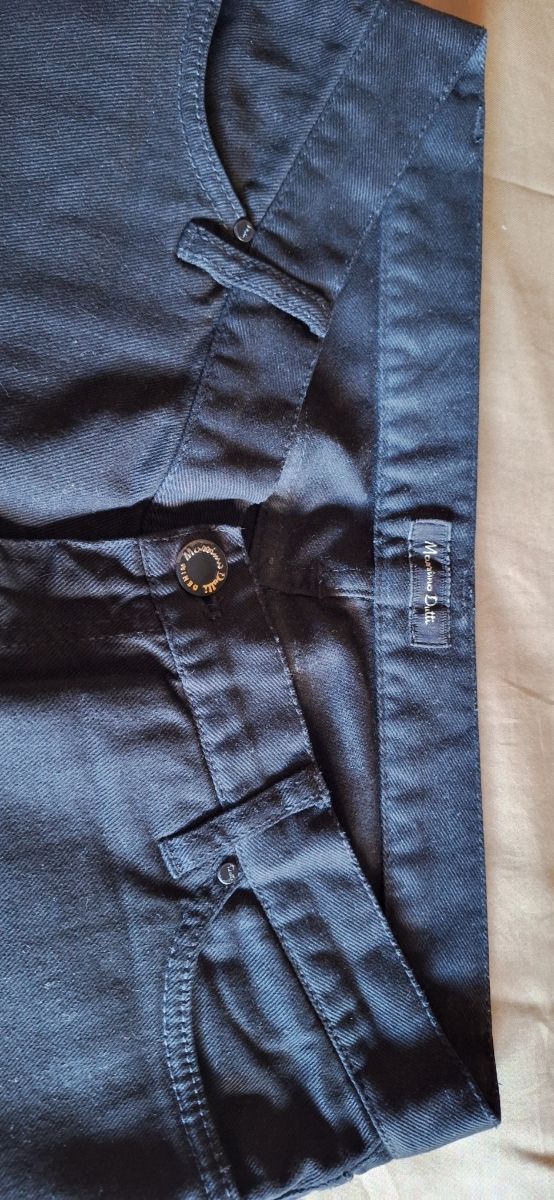 Pantalones Massimo Dutti negros, talla 40