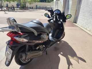 Kymco 125cc - Scooter Negro