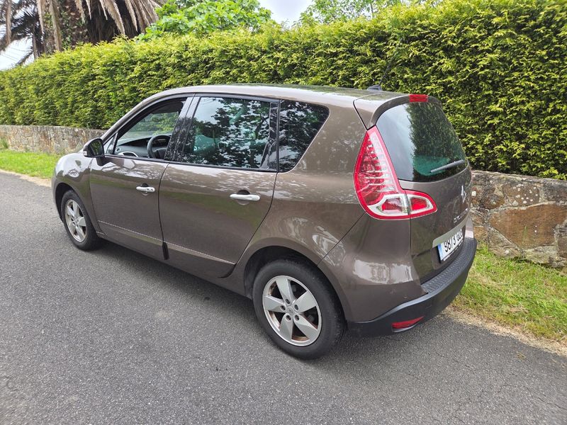 Renault Scénic 1.9 dCi Bose Edition 2011, foto 4
