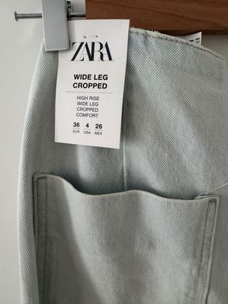 Pantalones Zara cropped denim -talla 36