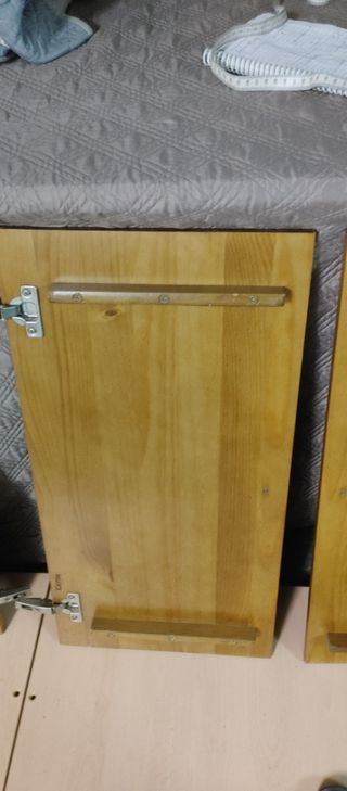 4 Listones madera maciza, puertas armario