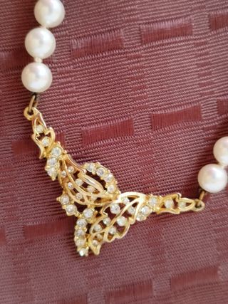Collar perlas y adorno filigrana