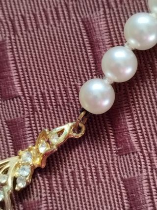 Collar perlas y adorno filigrana