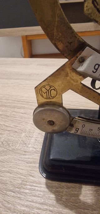 Báscula Antigua MYC