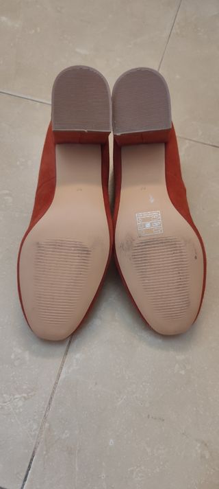 A estrenar. Zapatos piel tacon cuadrado