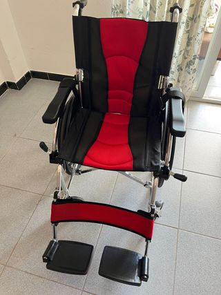 Silla de ruedas plegable ligera