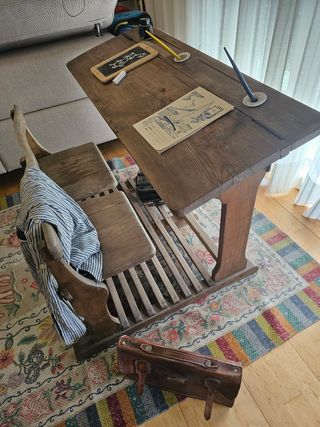 Pupitre escolar antiguo