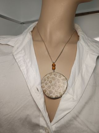 Colgante coral fósil plata