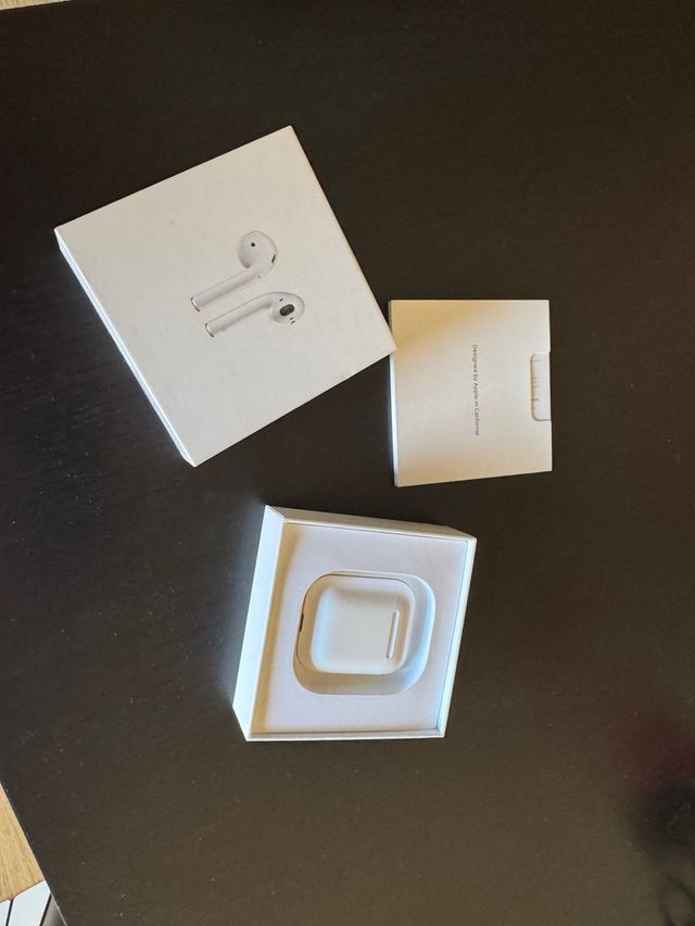 Airpods 1ª generación - Apple Blancos