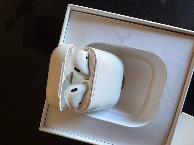 Airpods 1ª generación - Apple Blancos