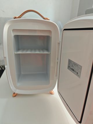 Nevera cosmética KFO 6L espejo