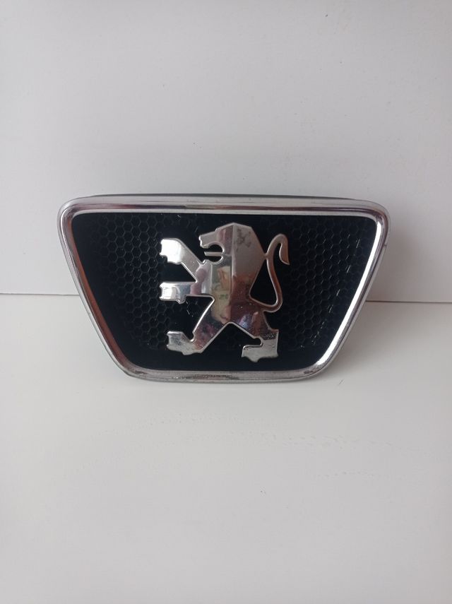 Emblema frontal Peugeot 306