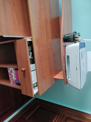 Escritorio madera marrón